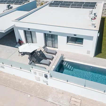 Laura With Private Swimming Pool Casa vacanze Lourinhã