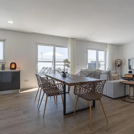 Laura With Private Swimming Pool Casa vacanze *