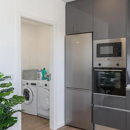 Laura With Private Swimming Pool *