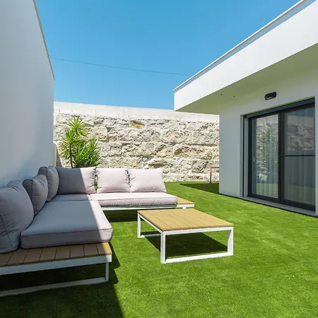 Laura With Private Swimming Pool Casa vacanze *